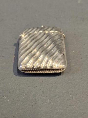 Antique Wavy & Ribbed Silver Vesta Case by Minshuĺl & Latimer of Birmingham