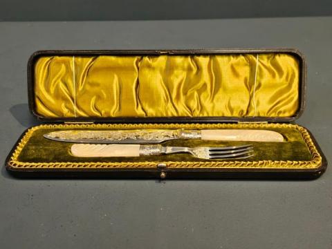 Antique Silver and Mother of Pearl Fruit Desert servers by Levesley Bros. of Sheffield at Sturmans Antiques silver for sale 