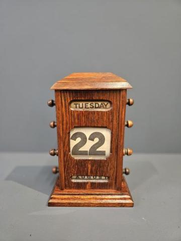 Antique Edwardian Oak Perpetual Desk Calendar at Sturmans Antiques calendar for sale