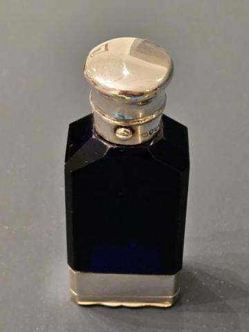 Antique Sampson Mordan Smelling Salts and Vinaigrette at Sturmans Antiques silver for sale