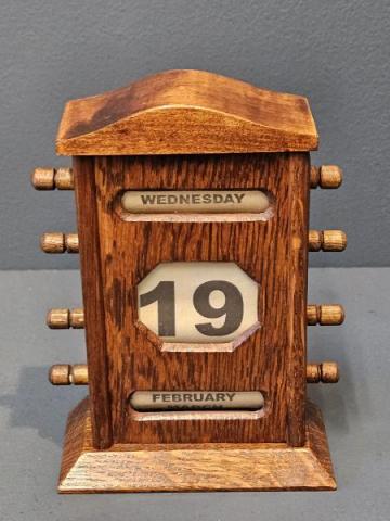 Antique Edwardian Oak Perpetual Desk Calendar at Sturmans Antiques calendar for sale