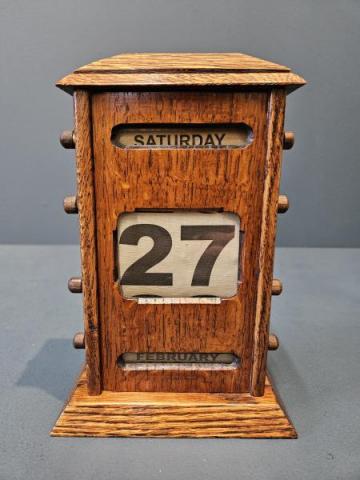 Antique Edwardian Oak Perpetual Desk Calendar at Sturmans Antiques calendar for sale